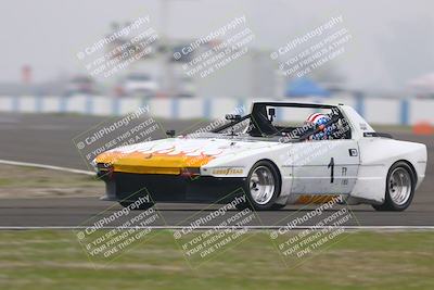 media/Jan-18-2026-CalClub SCCA (Sun) [[8bc6468723]]/Group 3 Race/Turn 1/